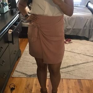 Banana Republic Size 8 Blush/Salmon Tie Knot Detail Wrap Skirt – Fully Lined